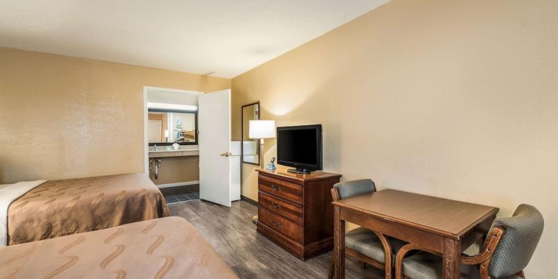 room_2c49ae2e-a3fd-4cfb-9d86-5aec0139dd5f.jpg