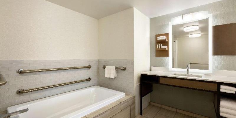 room_a13f8371-879a-4a2c-8e0d-a85eb09dc42d.jpg