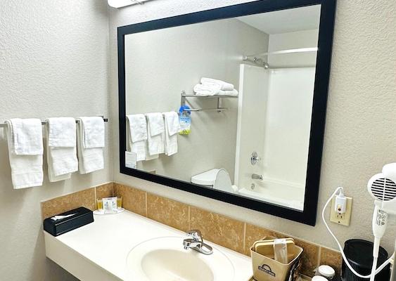 room_4f1c2e4b-7d0a-46eb-b0b1-0ce3d269d2f3.jpg