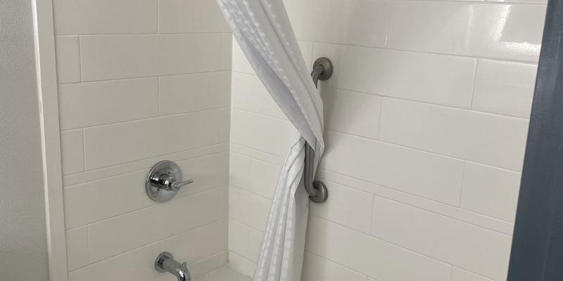 room_2c68f3d5-b3d0-4d5a-ad2e-4513c3296fde.jpg