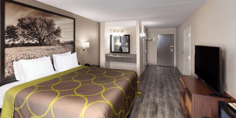 room_2ff6a5a9-c2d5-41f1-a82f-931138c103c2.jpg