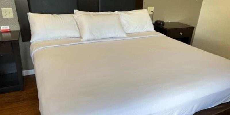 room_ca7f84cd-e5dd-456f-ae59-25c4c9bae7bf.jpg