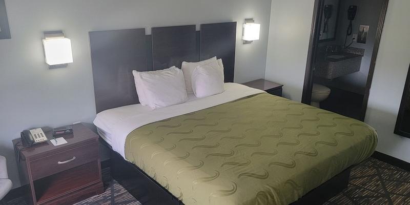 room_9a8b29c4-c705-4822-bfe7-a0e64ff8545d.jpg