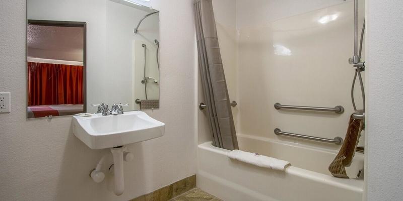 room_988ba8d9-20b4-4ece-9f05-2c1b24898c20.jpg