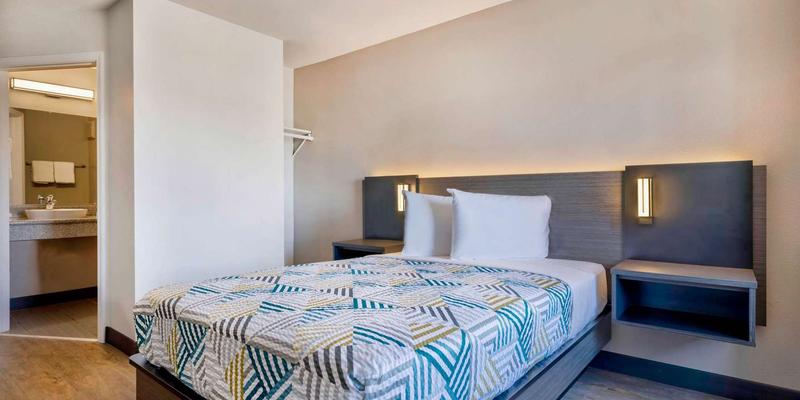 room_6a87e061-54f3-41a8-b6f8-6d87f8b4b9c8.jpg