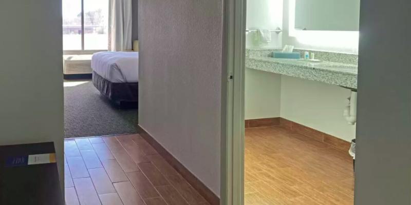 room_24e1ea5c-9d37-400a-95ff-069b2d451abe.jpg