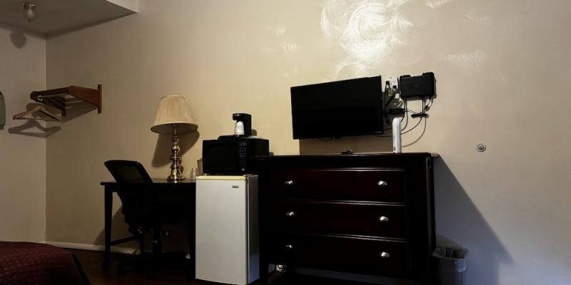 room_4e4ac205-e154-49b8-8b2c-c0e9b4ce0f4b.jpg