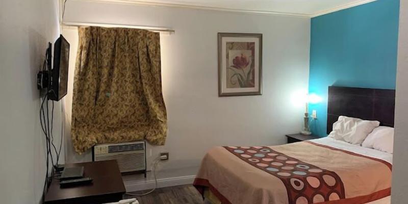 room_7b6b6079-2dd4-4df4-a2f6-883e0a0889f4.jpg