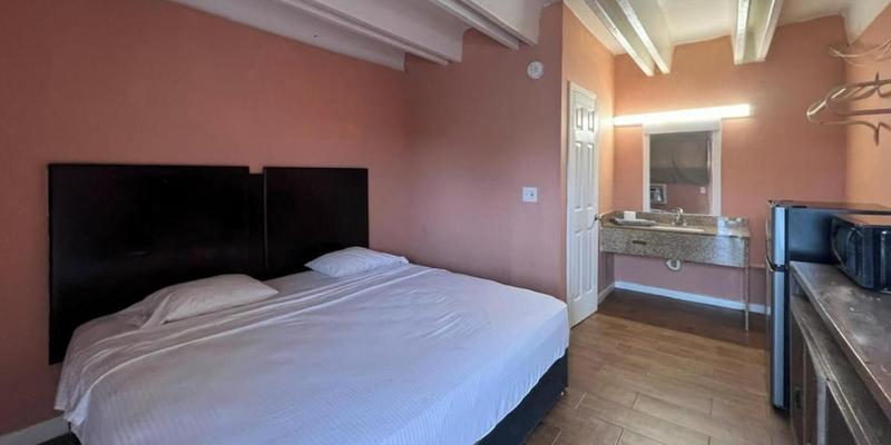 room_00b802f2-aa7f-478e-b1d5-cc4c307790b1.jpg