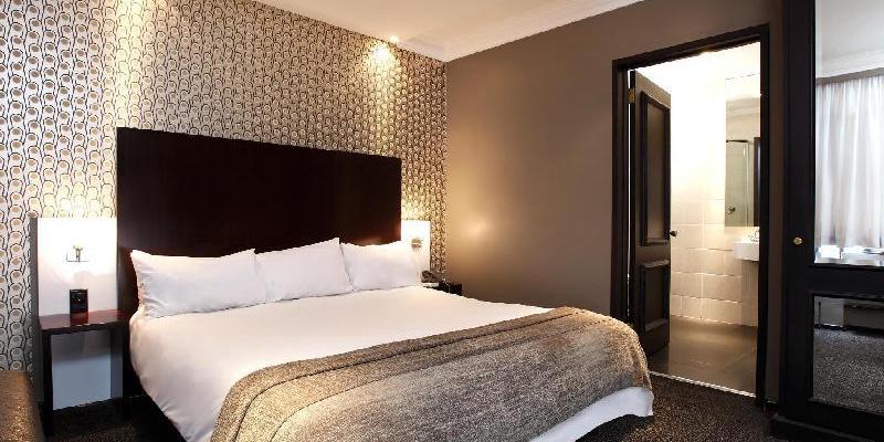 room_17d8cdf8-5799-45e4-9f64-ea7a5d5d3d3f.jpg