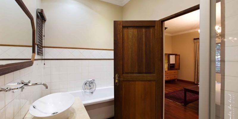 room_9035161f-ae7b-4e32-b18e-2710b23173c8.jpg