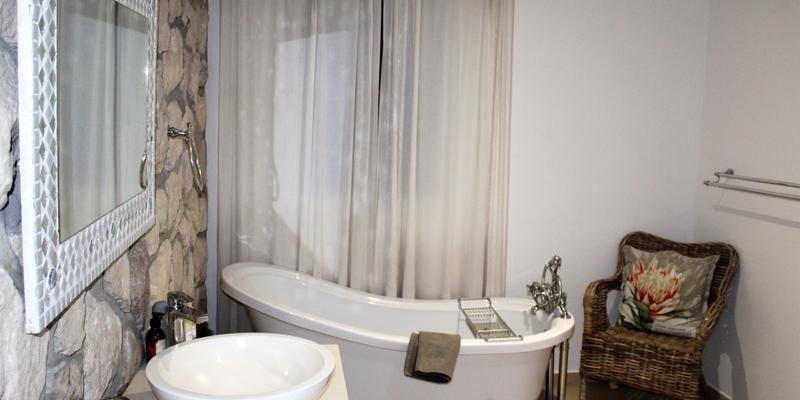 room_a71d305b-ef7b-485f-bae0-b6623feaa813.jpg