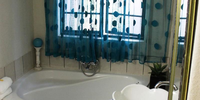 room_b93d6880-3b02-4a48-baaf-ab9552636c8b.jpg