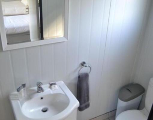 room_5a4e5d15-8ed0-4faa-a82b-8e4a13bf0ca1.jpg