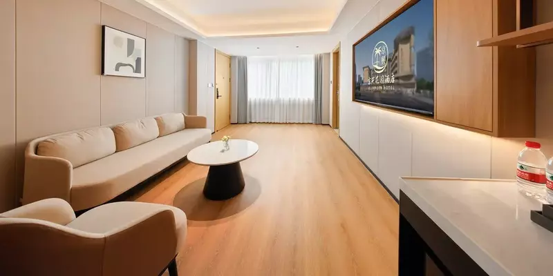 room_0e253139-ae7f-49c4-a1d3-c6a924f9481c
