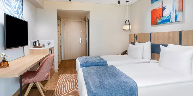 room_ecbc0180-dd70-4b13-9d5d-0b4784c5f886