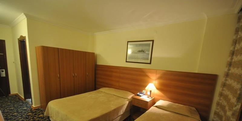 room_7ee9b392-a27f-4787-9749-07ca76113aa8