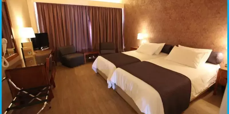 room_2995b518-c8c7-438a-84ea-392942d1e93c.jpg