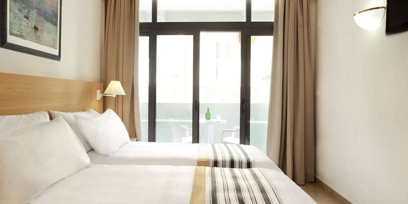 room_3ccc5bf2-a0d3-44cc-a6a3-63c8c4fa93fd.jpg