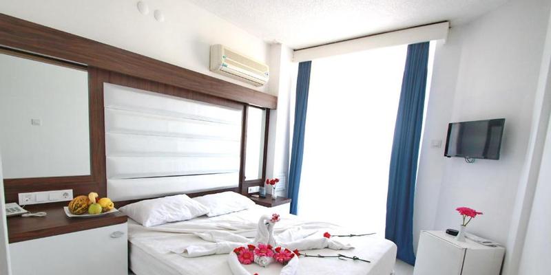 room_cb1e193f-1264-48d3-81eb-7b8a1b7d44b8