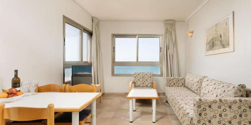 room_b0152944-2e6f-410e-b4bc-3adc03ea4ca0.jpg