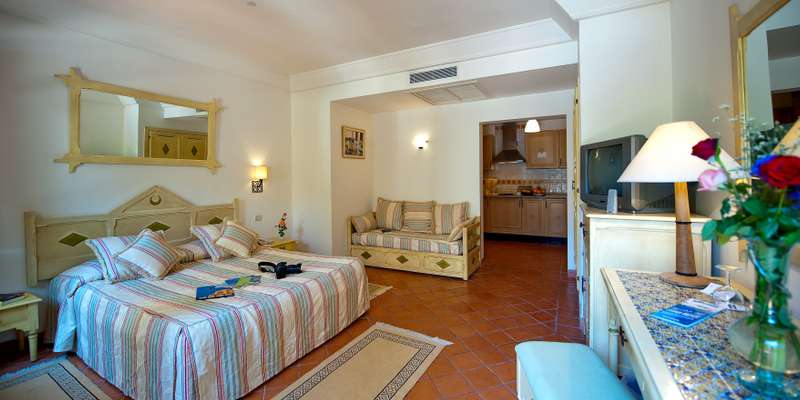 room_0e0155ef-aefd-4920-90d2-e50151d54aab