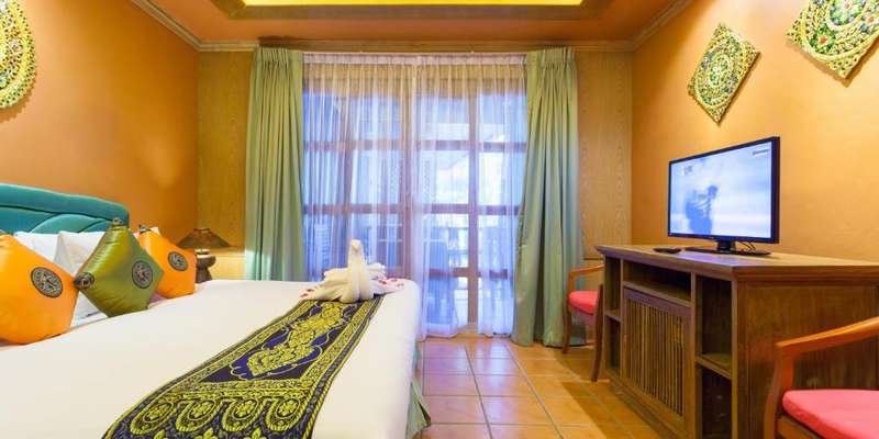 room_a4071bdc-8c35-4d5e-9d63-6776f6f2c6fa
