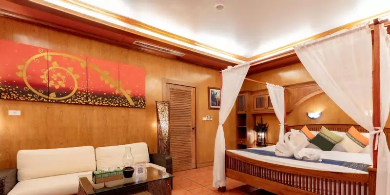 room_c556d9ae-e801-4e98-9cbe-365004f9d884