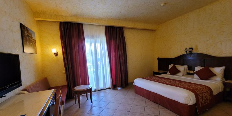 room_04b269d0-d81f-4dc3-865a-1259a99c95cb