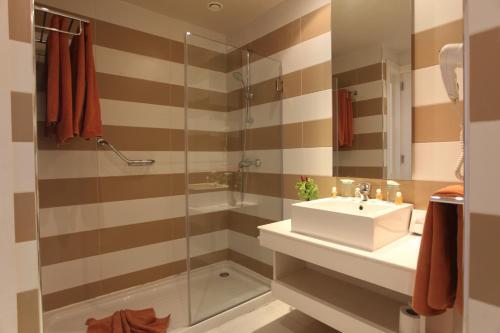room_81bc314c-2e4e-4423-b10e-b82e4cb6585c.jpg