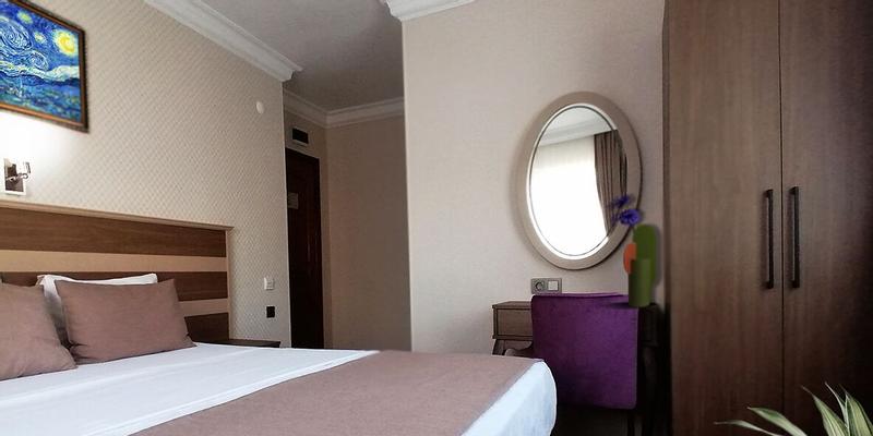 room_4d497e2d-2827-4e22-8ce2-668a838a3b6a.jpg
