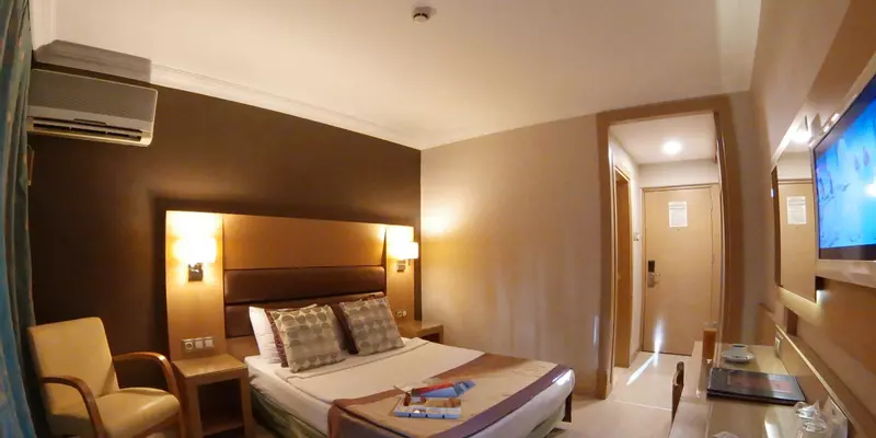 room_400d9d76-2ffb-456c-9925-0b9c83a81424