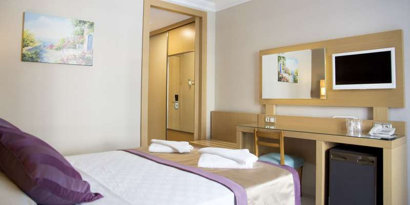 room_be80a84c-64ab-43d5-929b-facaab554892