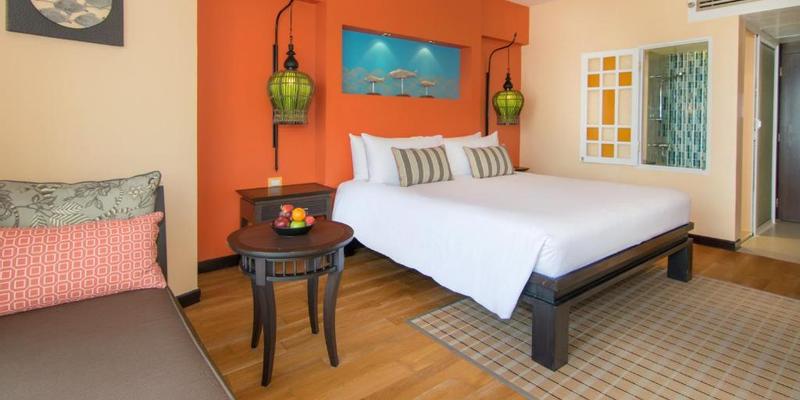 room_aa1c950f-14c8-4b81-9f87-a9934d61caf0
