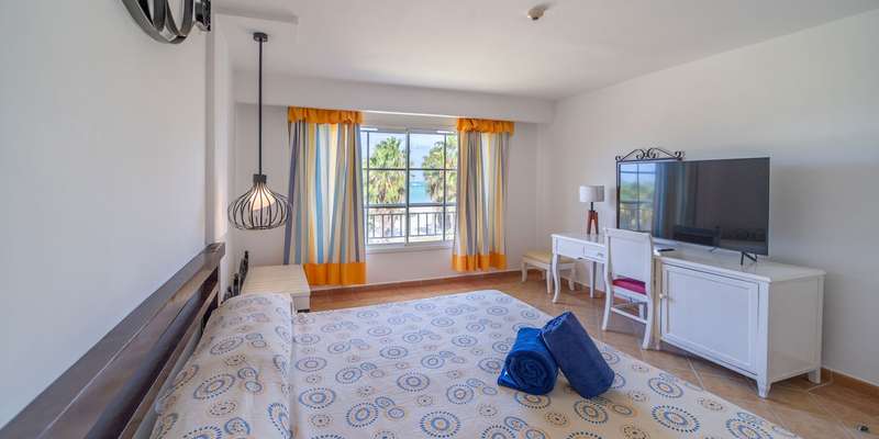 room_df9ff1d0-8ebd-471e-99a2-b49014c92a7f