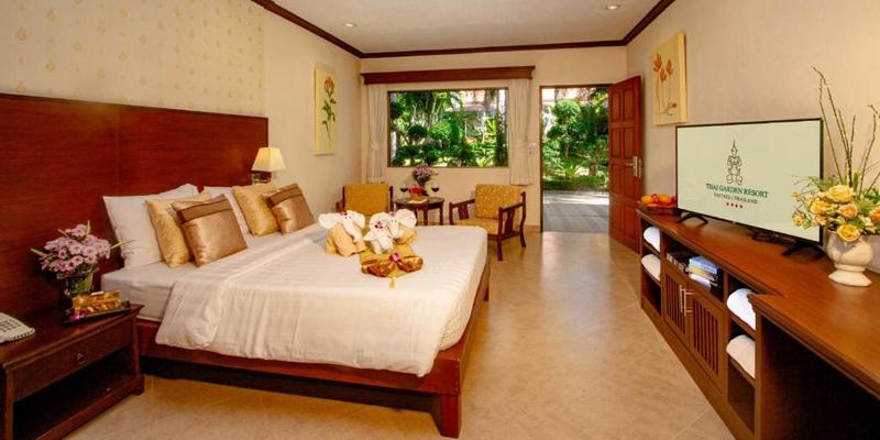 room_02e7bd16-bfb6-4c4b-8858-614289f0a645.jpg