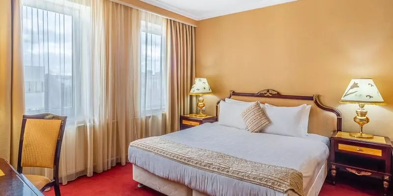 room_d9defa1f-ebc7-4c80-9ca5-bed25282e1c0.jpg