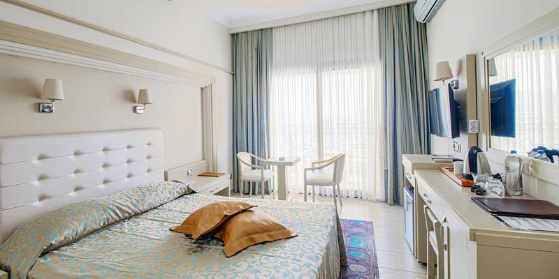 room_0c1983d8-6196-4a4d-9e4d-c003c2fe3db0