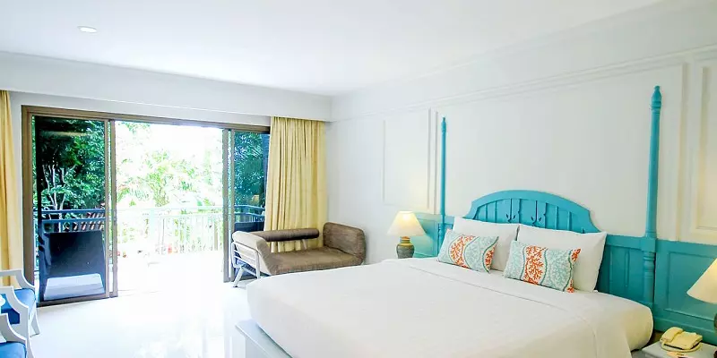 room_ef43bb0f-3342-4441-a082-0fc665fbb72f