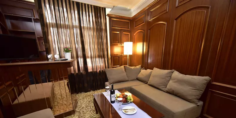room_3ff66844-04dc-434d-9920-ced92b5b5c86.jpg