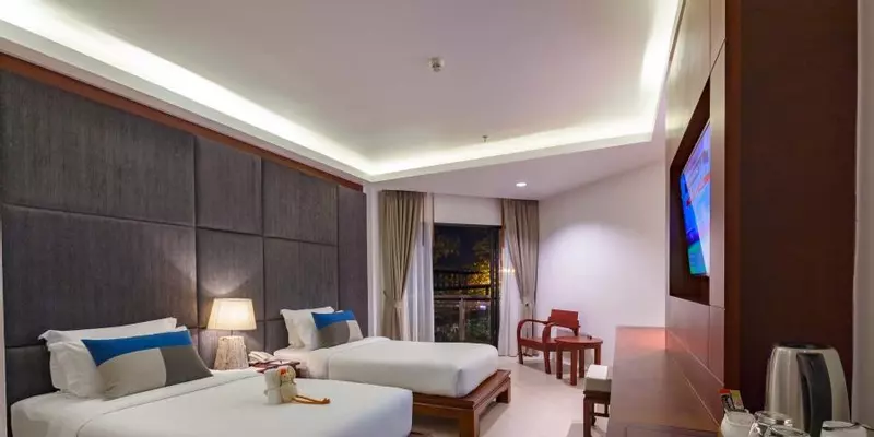 room_12a72473-701c-4cef-a4c1-c176f0536a46