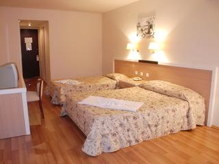 room_a446a857-281b-4358-bf07-d2dcbe2b45a7