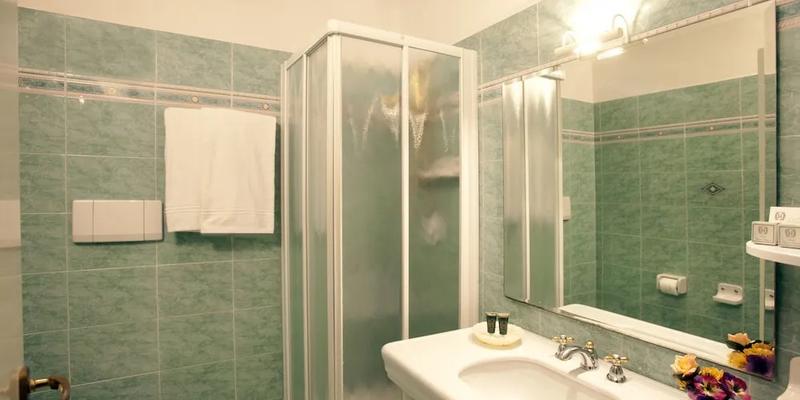 room_43cb8d80-cc51-4d3a-8e2d-56745225ad4c.jpg