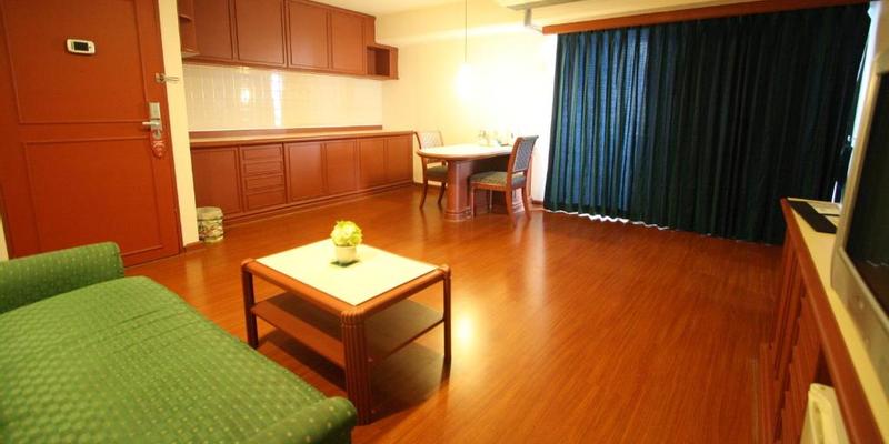 room_8992bced-be30-4b2a-bdf8-dc58c9186a4f.jpg