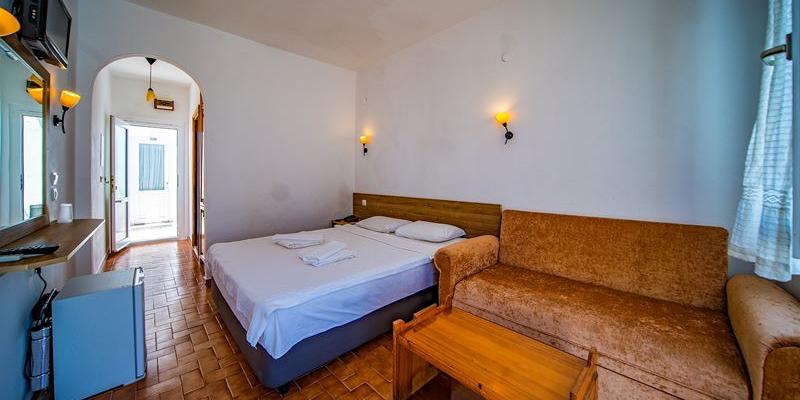 room_00719458-bdc9-42c2-b1e0-e90e5a77166f