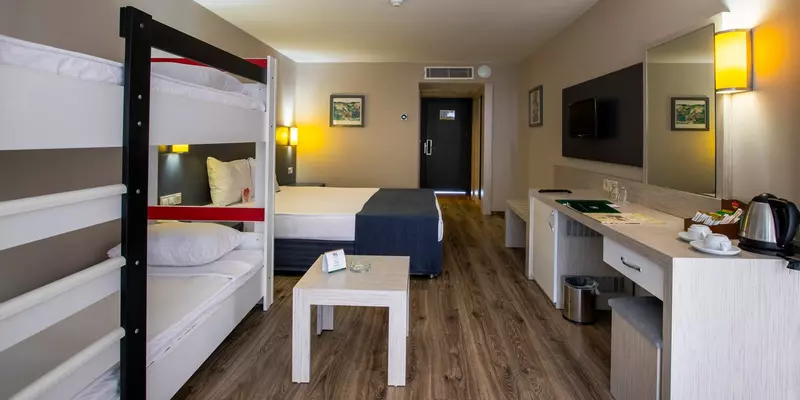 room_773000c6-9873-4904-9f91-efd39c703abb