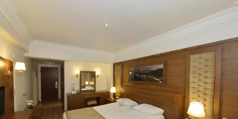 room_bcfac1be-02e1-4752-be45-c5248c74b3a2.jpg