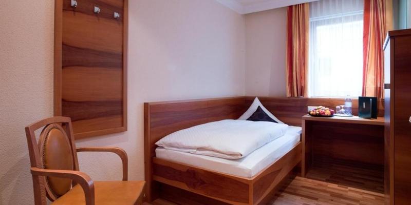room_ea3fd03a-58bc-4eac-83f4-b9a036aea377.jpg