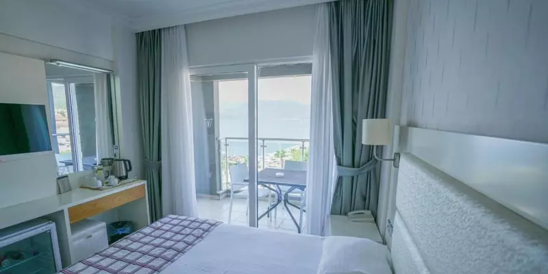 room_b9a3d4cf-f850-4aef-882f-3c413adf651d