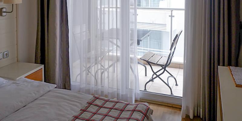 room_ffd28b19-0c48-4e90-b70e-b891eebeb2a9